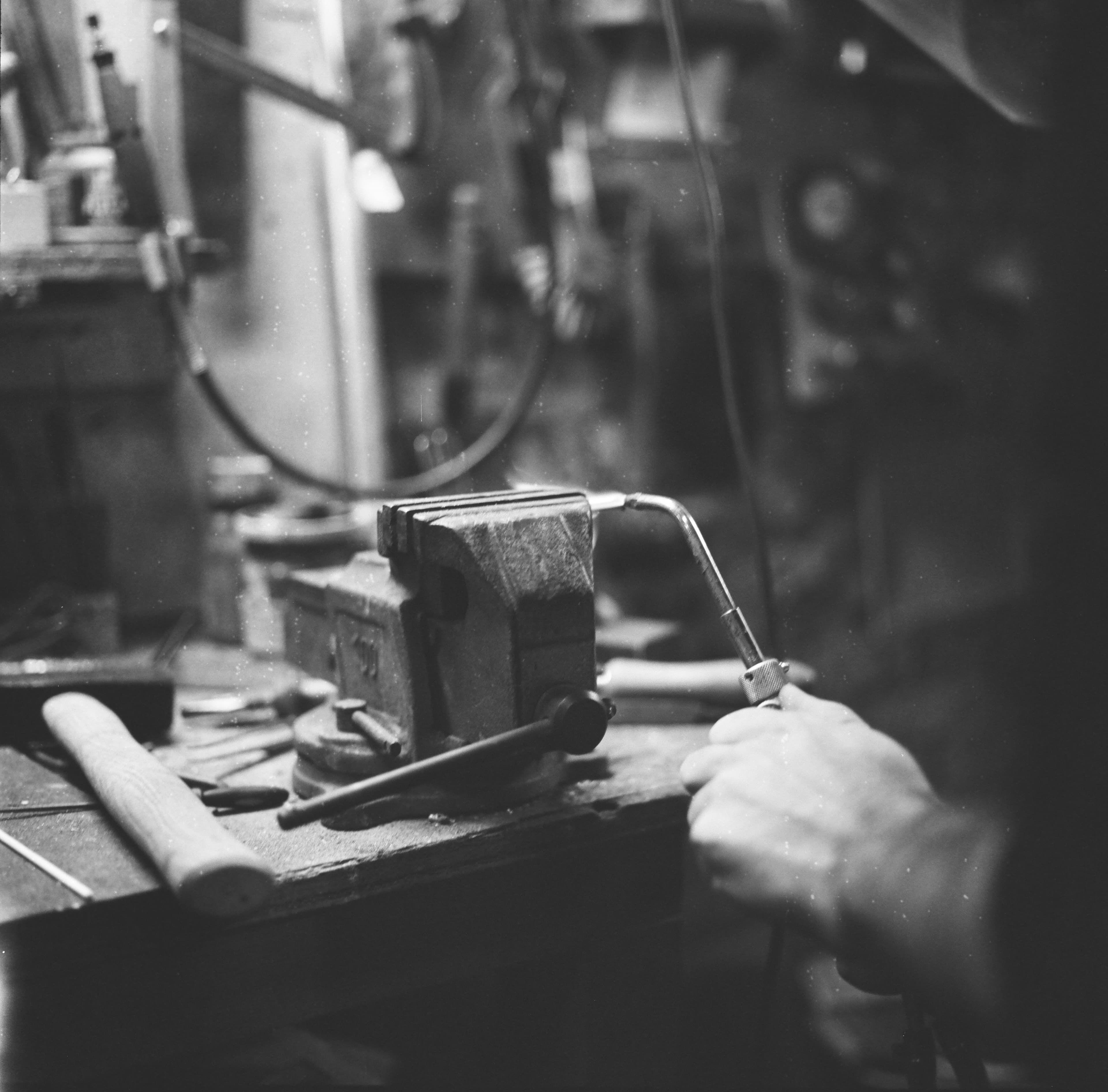 Adjusting the torch before soldering